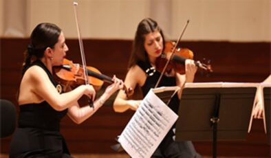 İzmir Oda Orkestrası yine ayakta alkışlandı