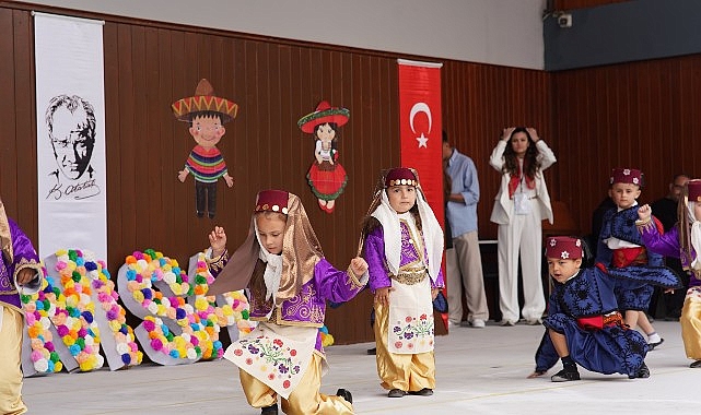 Edip Akbayram ve Volkan Konak şarkılarla anıldı
