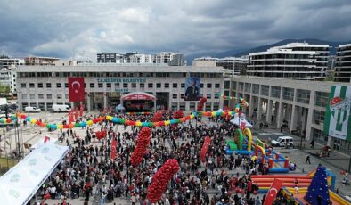 Nilüfer’de Cumhuriyet Meydanı çocukların oldu