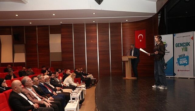 İnegöl’de Lise Öğrencileri Hitabet Yeteneğini Konuşturdu