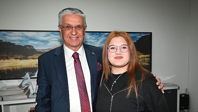 Başkan Topaloğlu’na anlamlı hediye