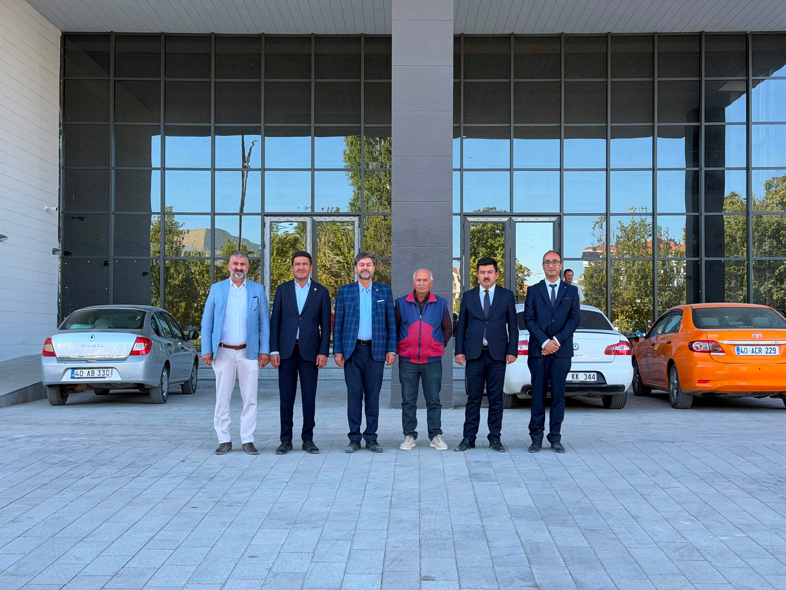 TOKİ Mesleki ve Teknik Anadolu Lisesi Uygulama Oteli İnşaatında İnceleme
